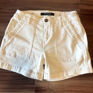 Liverpool mid rise short.